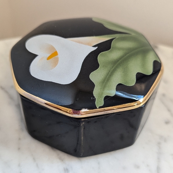 Otagiri Porcelain Lidded Trinket Box With Large Calla Lily - Picture 9 of 9